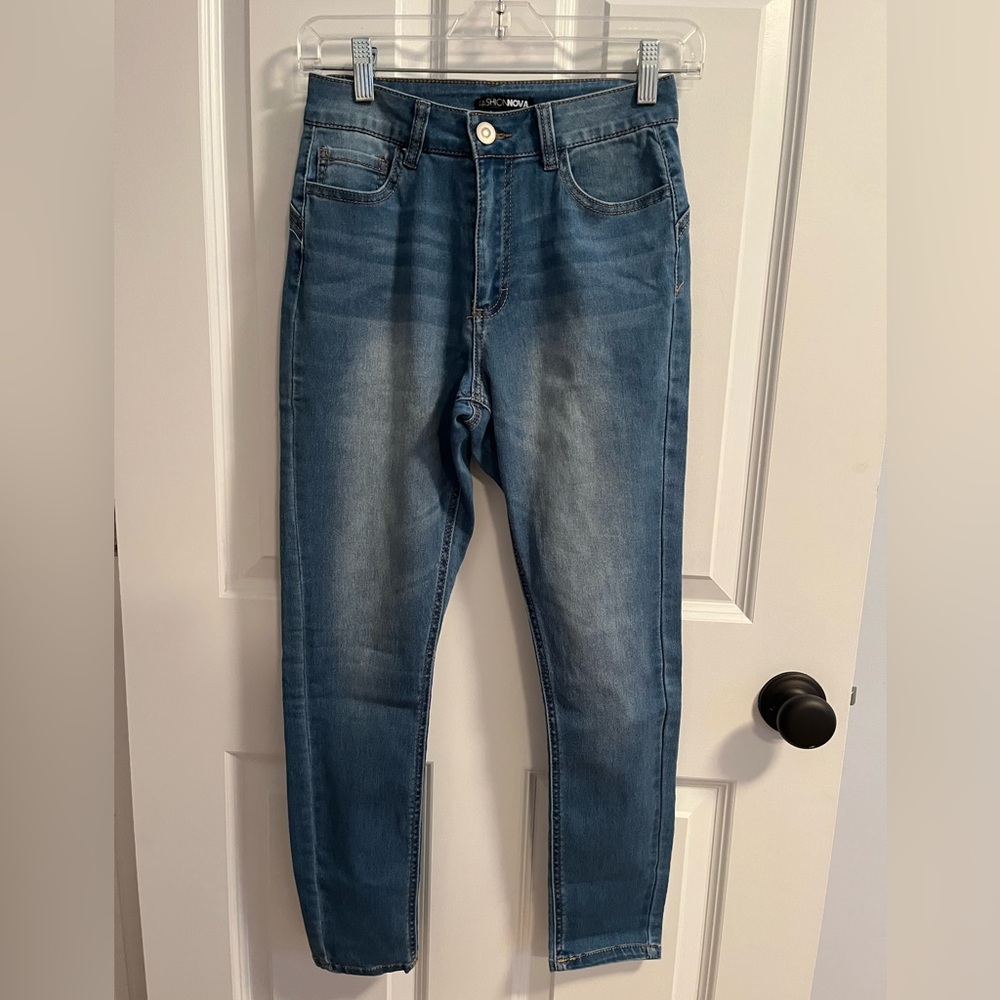 Fashion Nova Skinny Jeans, size small